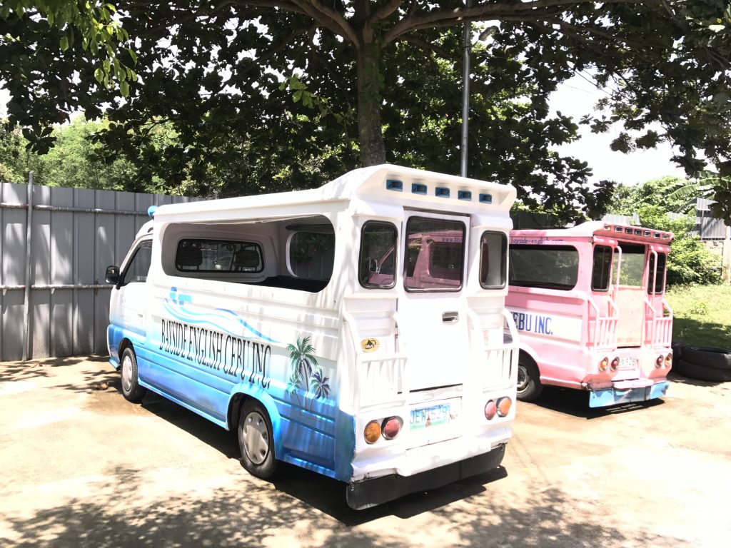 フィリンピン留学Bayside Premiumのスクールカー