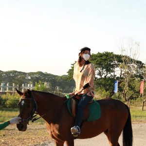 フィリピン留学 HELPクラークキャンパス 乗馬