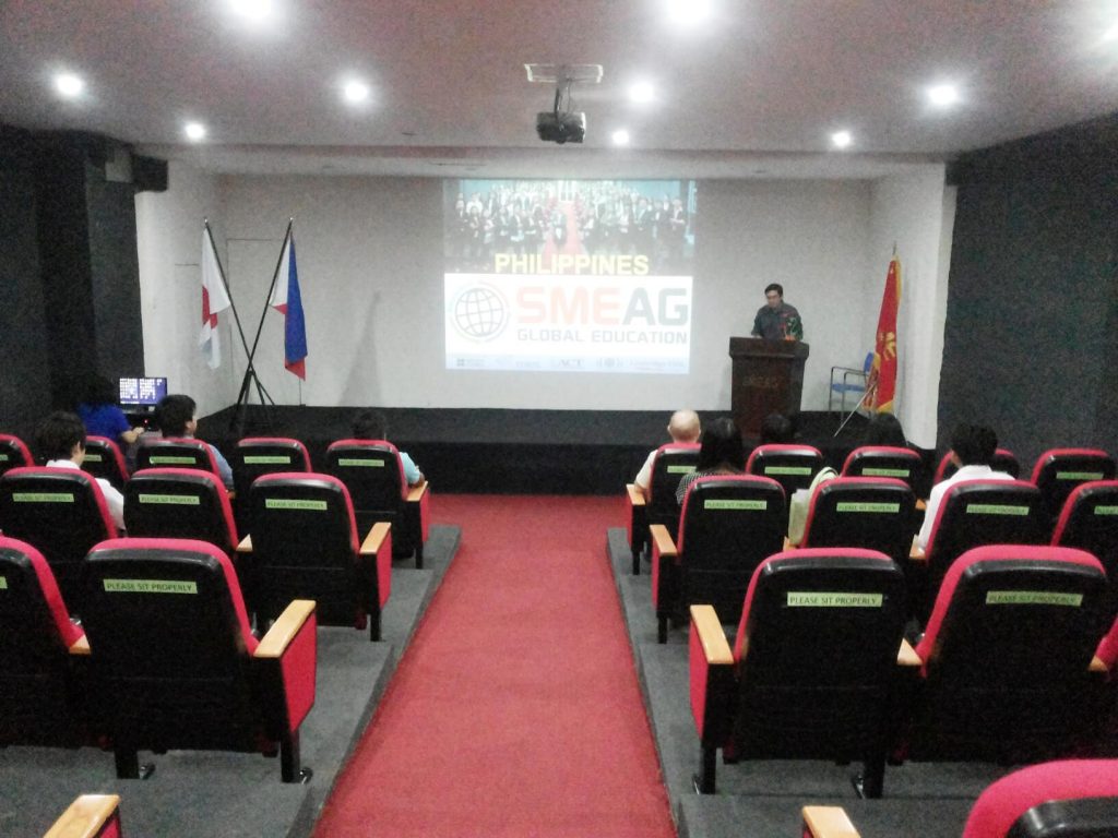 フィリピン留学　SMEAG Capital　シアタールーム