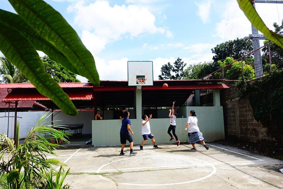 フィリピン留学 WE Academy バスケットコート