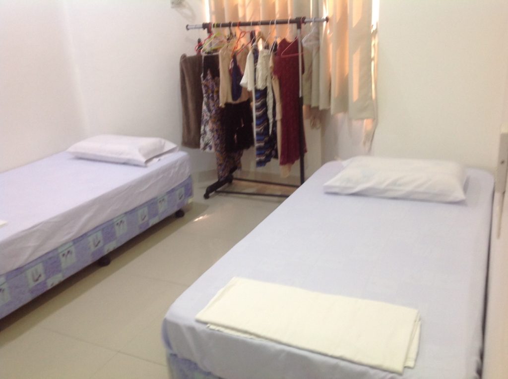 フィリピン留学 TARGET２人部屋のベッド