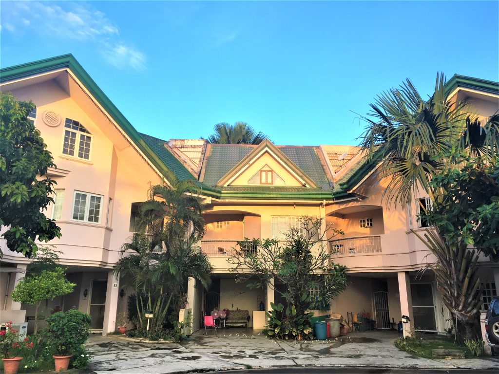 フィリピン留学　CROSS×ROAD　建物の外観