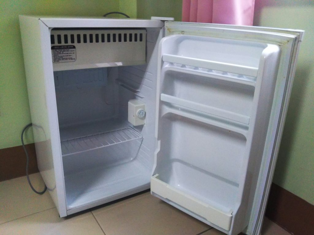 フィリピン留学　CIAのお部屋にある冷蔵庫