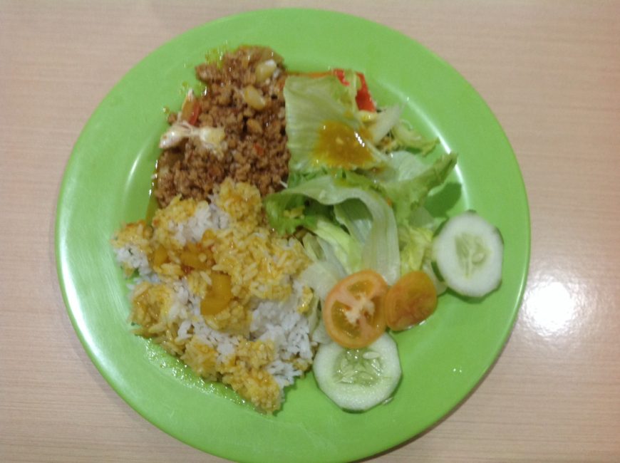 フィリピン留学　GENIUS lunch plate