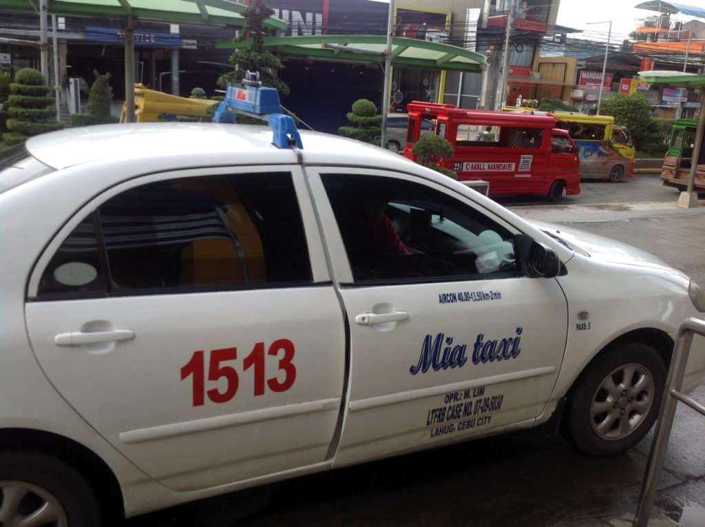 フィリピン留学　タクシー車両