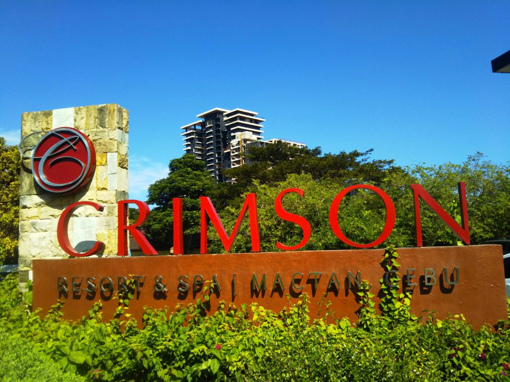 フィリピン留学　CRIMSON hotel の入口