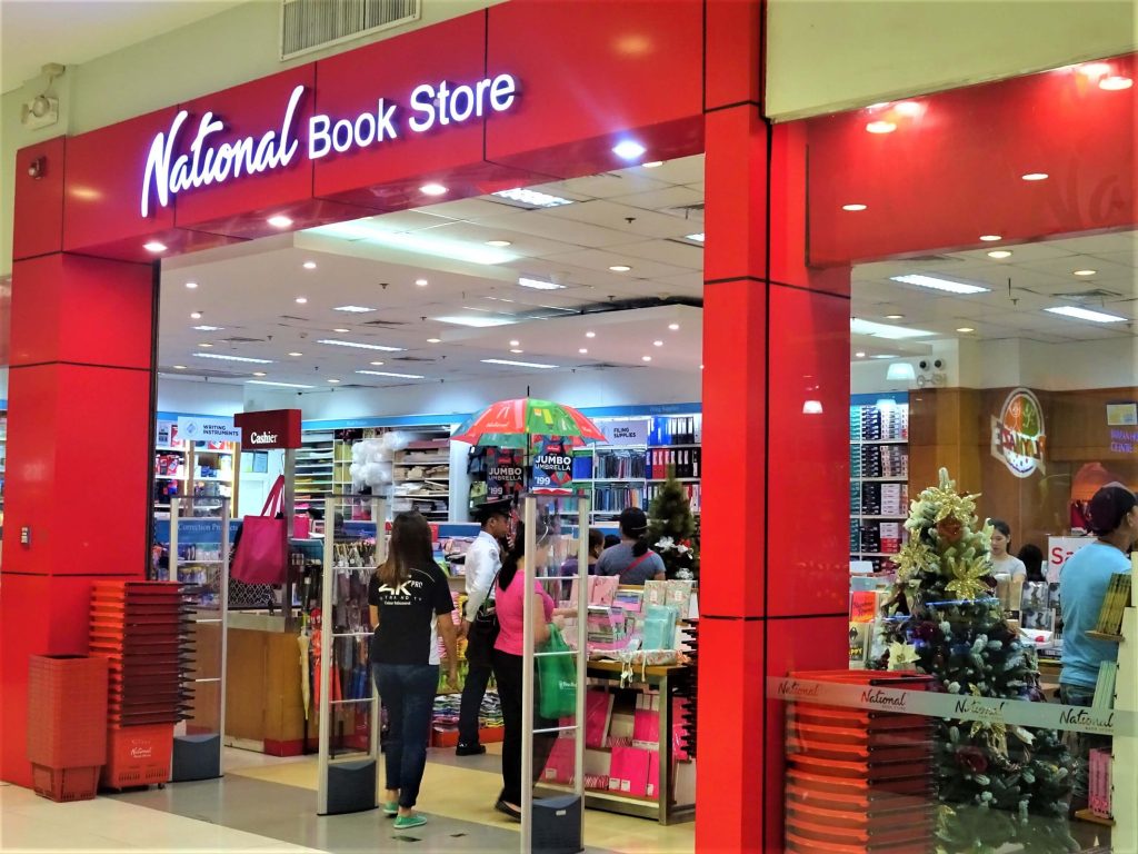 フィリピン留学　Park モールのNational Book Store