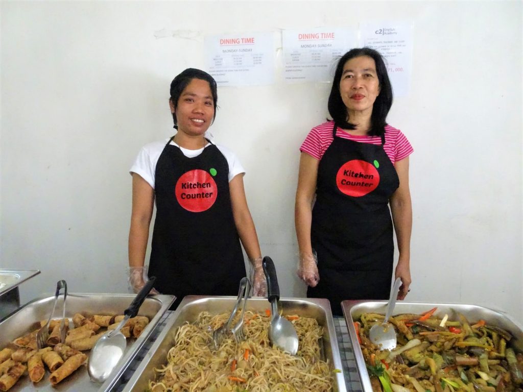フィリピン留学　C2の食堂スタッフ