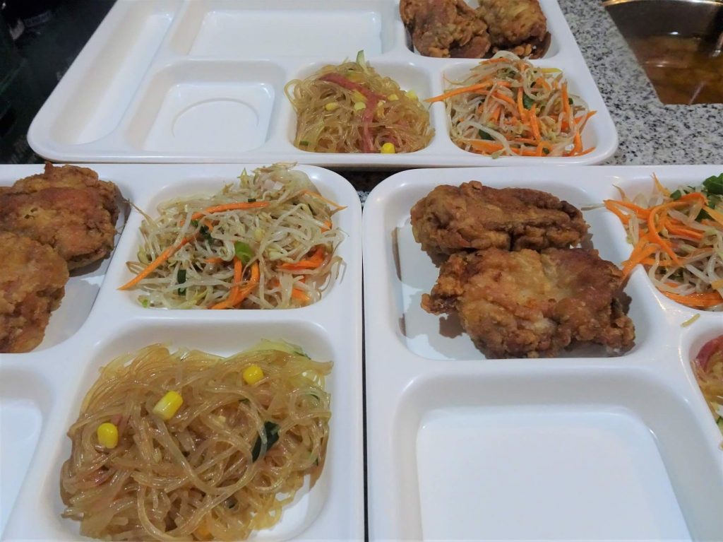 フィリピン留学　NILS　クラシックキャンパスの夕食