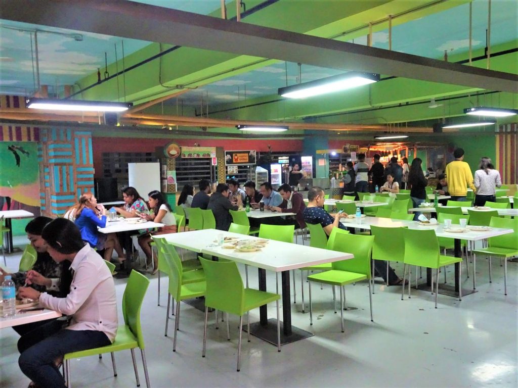 フィリピン留学　NILSと同じビルの社員食堂