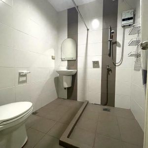 GLC_Dorm_Shower_room1