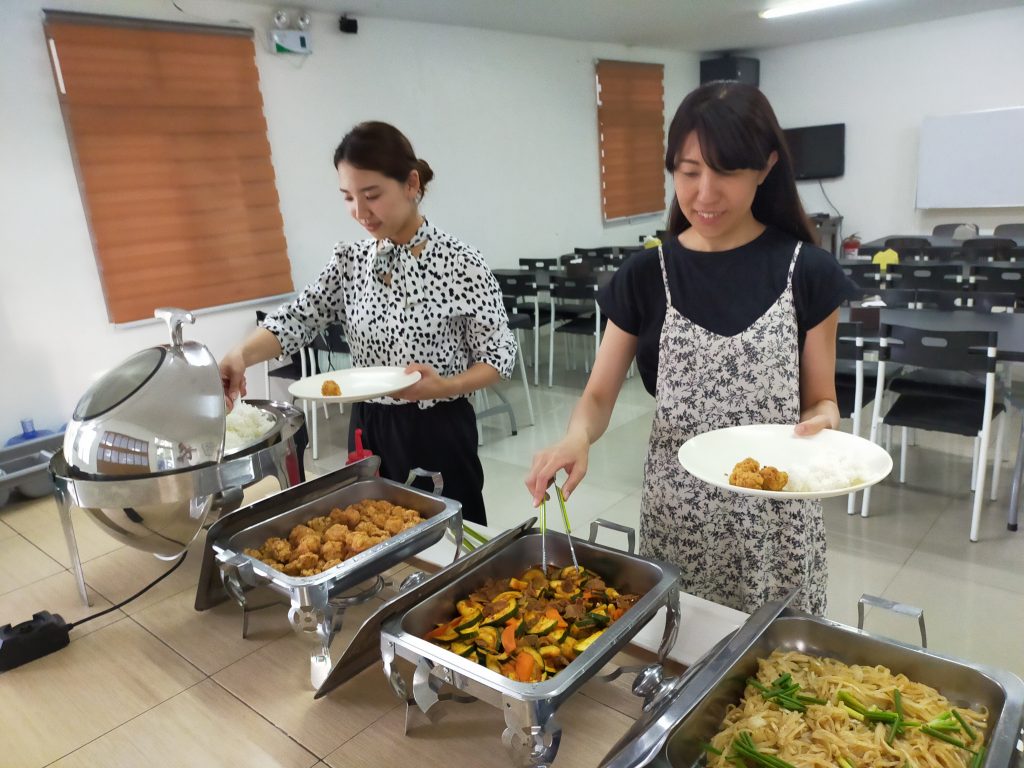 2305 学食でバイキング