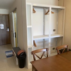学生寮のロッカーと貴重品入れ