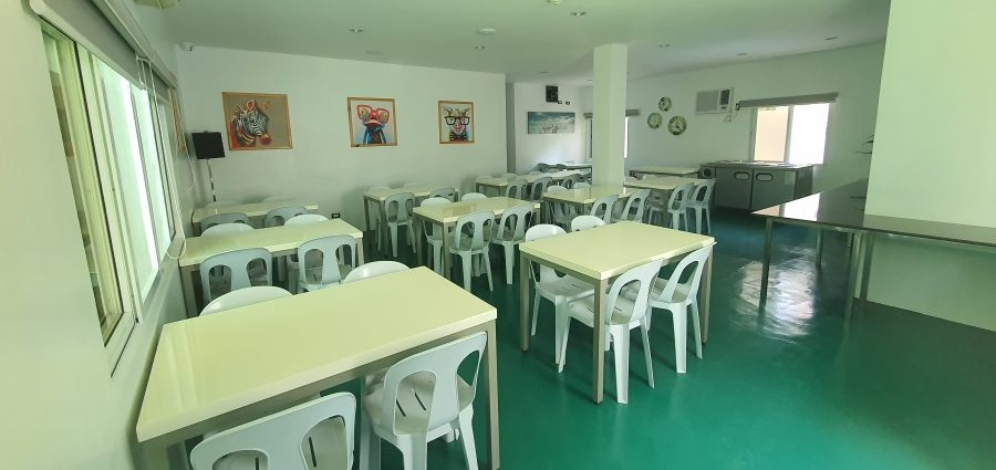 Avon_Cafeteria-900x506